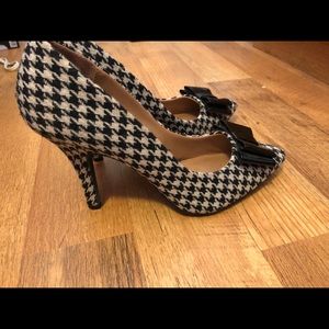 Hounds tooth heels size 8.5